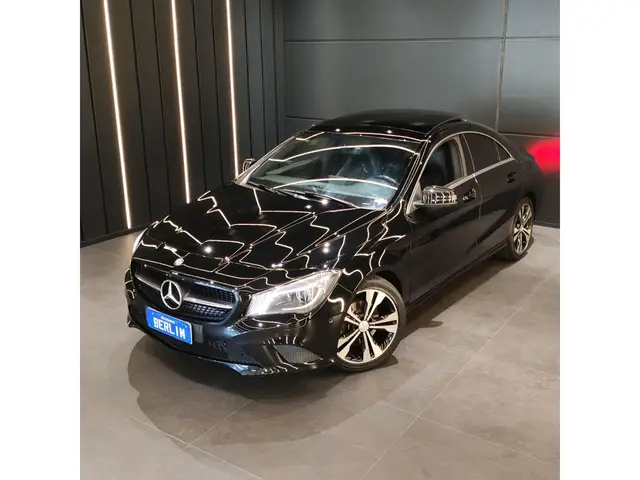 Carro Mercedes-Benz CLA 200 2015 Vision 1.6 TB 16V Flex Aut.