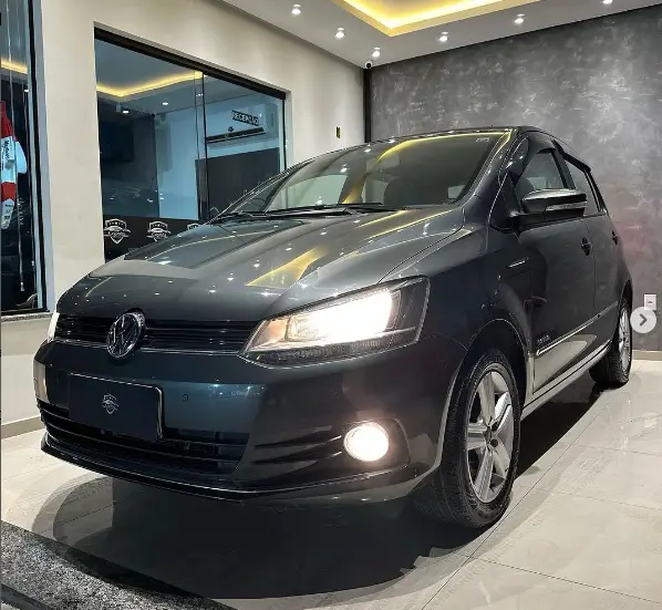 Carro Volkswagen Fox 2015 Highline 1.6 16v MSI (Flex)
