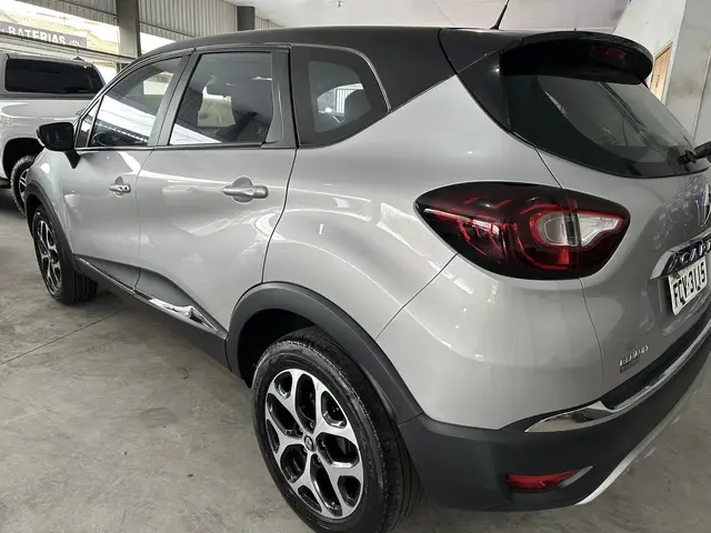 Carro Renault Captur 2018 Intense 1.6 16v SCe CVT (Flex)