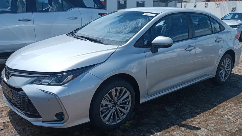 Toyota Corolla Hybrid 2024 virá sem a mudança que mais queríamos