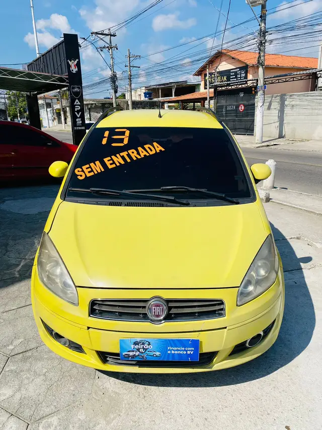 Carro Fiat Idea 2013 Essence 1.6 16V E.TorQ (Flex)