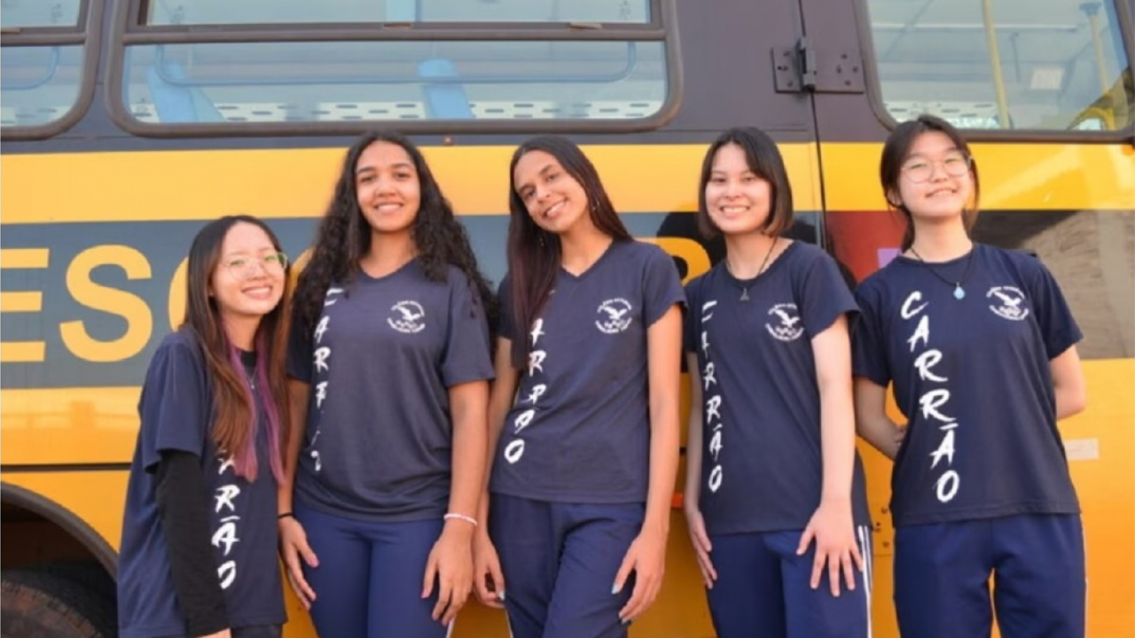 Estudantes de escola pública do Ensino Médio no PR criam biocombustível com óleo que seria descartado. Ônibus de teste rodou com ele por 7 dias sem problemas