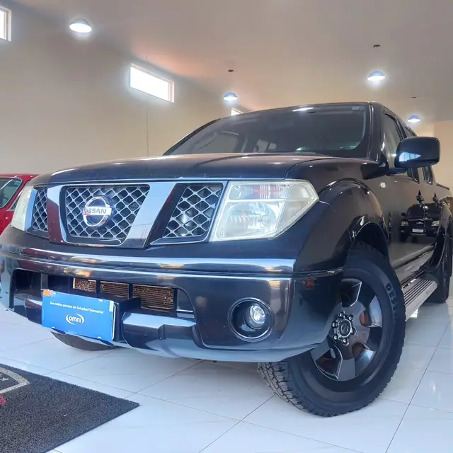 Carro Nissan Frontier 2010 LE 4x4 2.5 16V (cab. dupla)