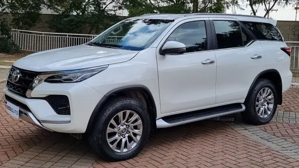 SUV de sete lugares derivado da Hilux reina em seu segmento, apesar do preço elevado. Veja tudo que ele oferece no ano-modelo 2024