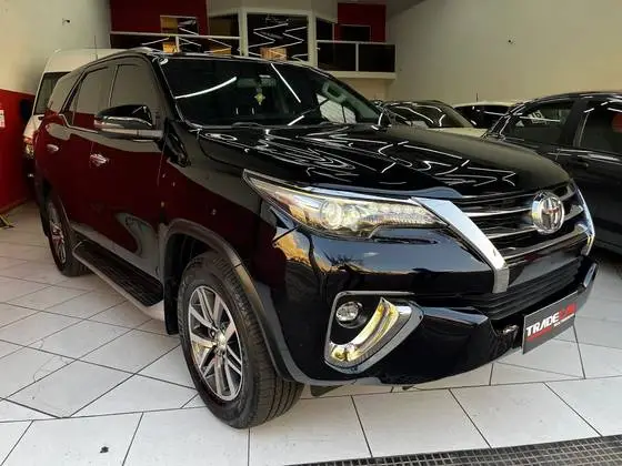 Carro Toyota SW4 2018 2.8 TDI SRX Diamond 7L 4x4 (Aut)