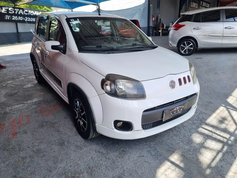 Fiat Uno Sporting 1.4 8V (Flex) 4p