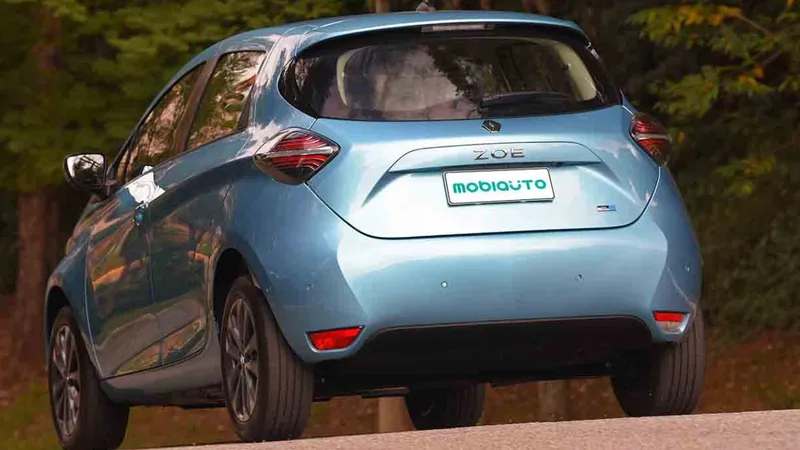 Renault Zoe, 1º carro elétrico vendido a varejo no Brasil, sai de linha