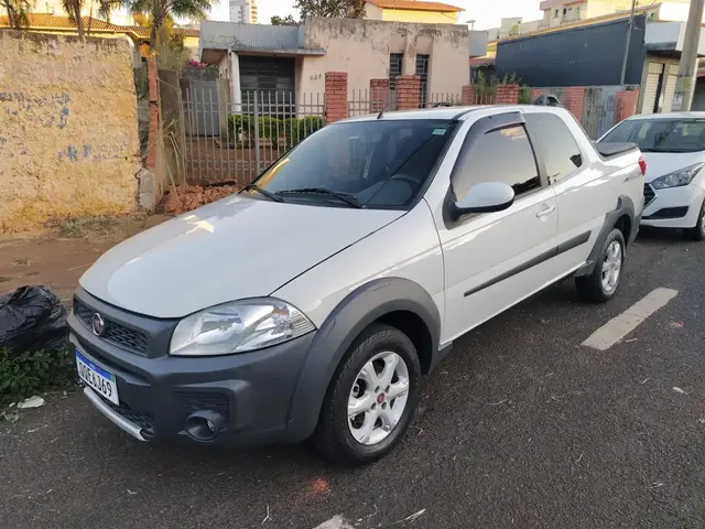 Carro Fiat Strada 2019 Freedom 1.4 CD (Flex)