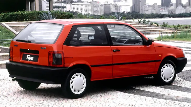 Fiat Tipo foi de líder de vendas a recall gigantesco por incêndios
