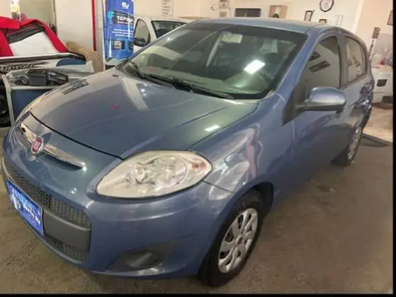 Carro Fiat Palio 2015 Attractive 1.0 Evo (Flex)