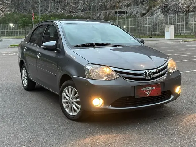 Carro Toyota Etios Sedan 2016 XLS 1.5 (Flex)
