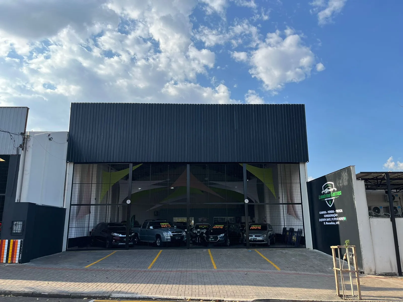 Fachada da loja Veículos à venda em LONDRINA CARROS MULTIMARCAS - Londrina - PR | Mobiauto