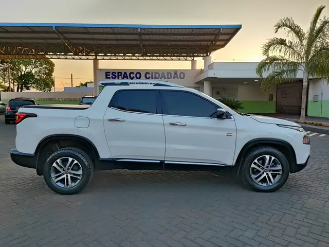 Carro Fiat Toro 2018 2.0 TDI Volcano Auto 4WD