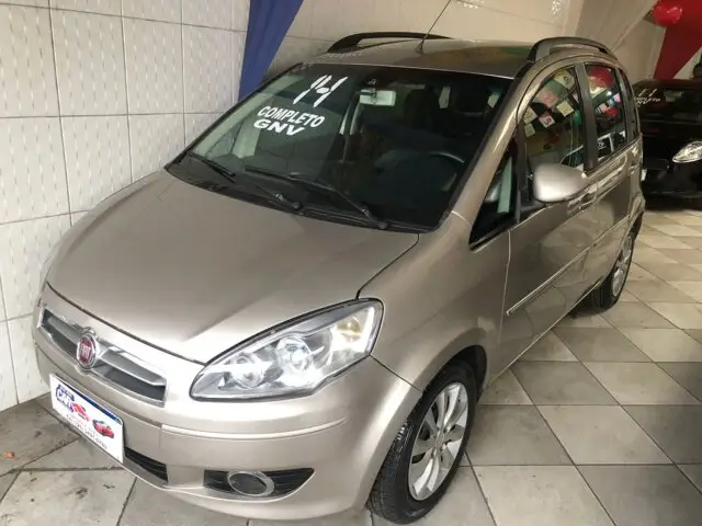 Carro Fiat Idea 2014 Attractive 1.4 8V (Flex)