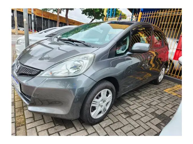 Carro Honda Fit 2013 DX 1.4 (Flex)