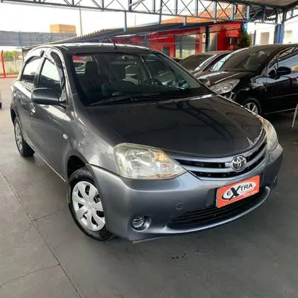 Carro Toyota Etios 2013 XS 1.3 (Flex)