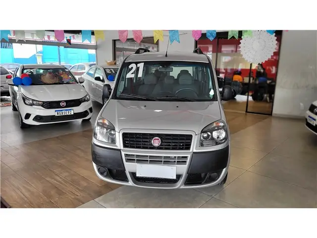 Carro Fiat Doblò 2021 Essence 1.8 16V (Flex)