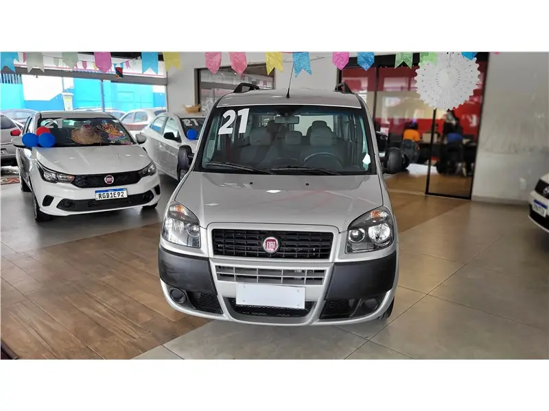Fiat Doblò Essence 1.8 16V (Flex)