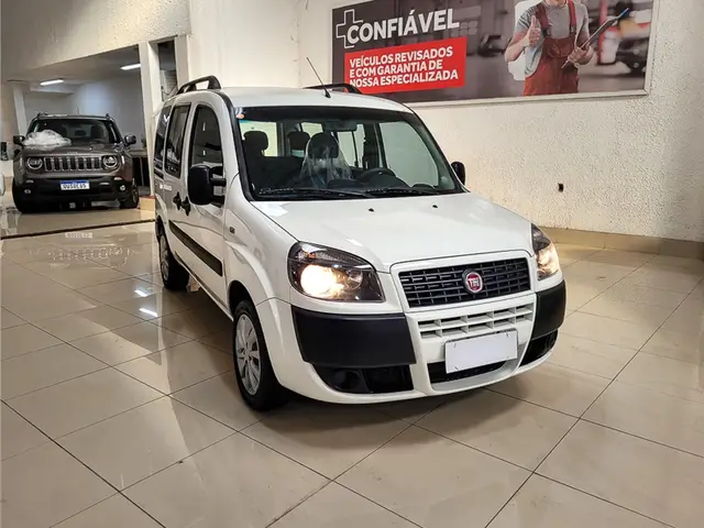 Carro Fiat Doblò 2021 Essence 1.8 16V (Flex)