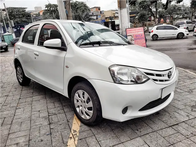 Carro Toyota Etios 2017 X 1.3 (Flex)