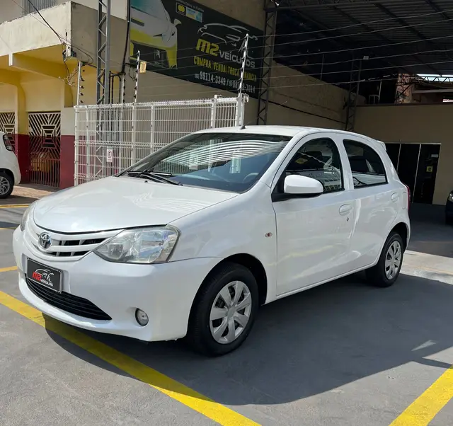 Carro Toyota Etios 2016 X 1.3 (Flex)