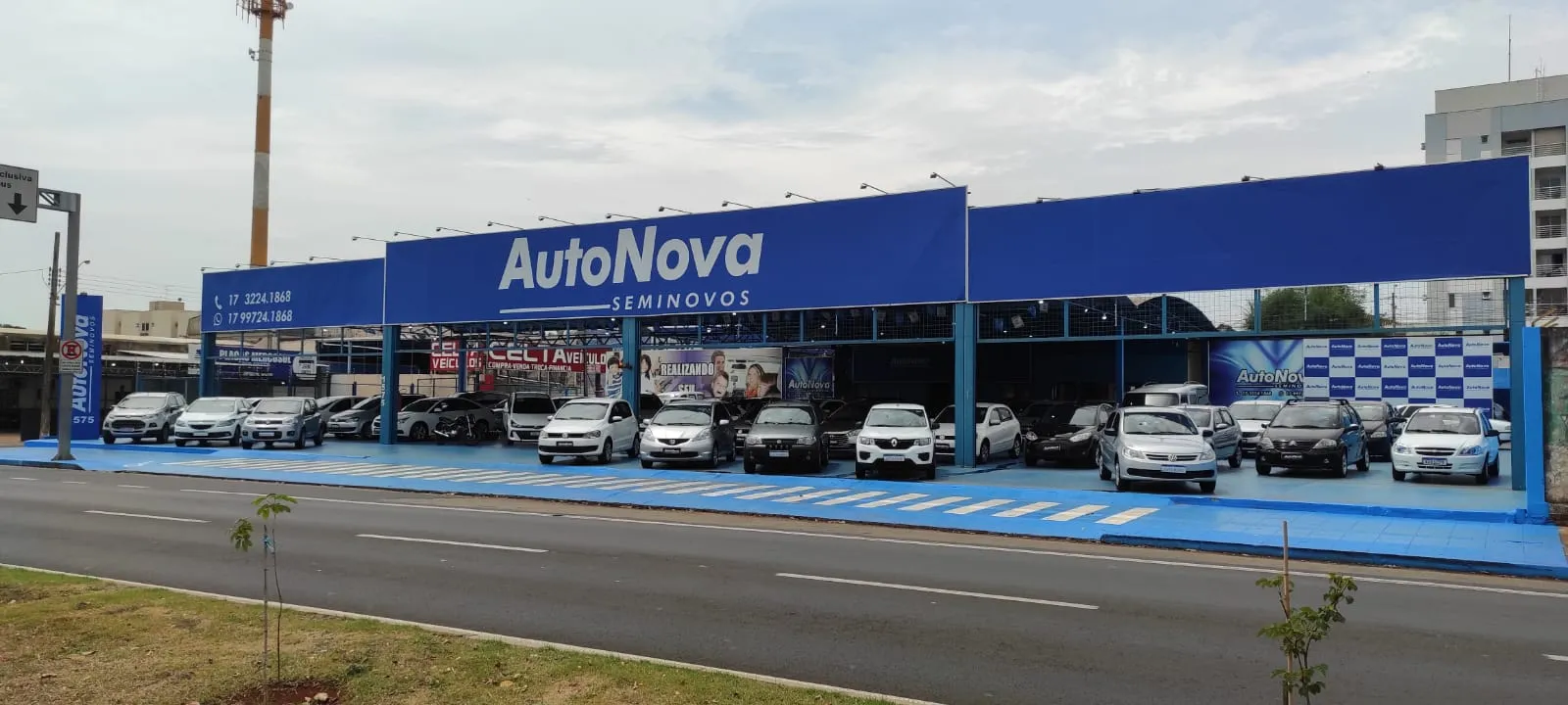 Fachada da loja Veículos à venda em AUTONOVA SEMINOVOS - São José do Rio Preto - SP | Mobiauto
