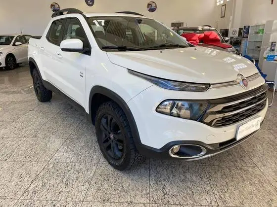 Carro Fiat Toro 2017 Freedom 2.0 diesel MT6 4x2