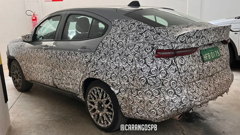 Flagra: Fiat Fastback Abarth está pronto e já tem data de lançamento