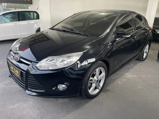 Carro Ford Focus Hatch 2014 SE 2.0 16V PowerShift