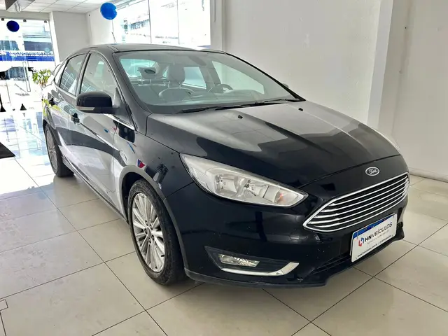 Carro Ford Focus Sedan 2016 Titanium Plus 2.0 PowerShift (Aut)