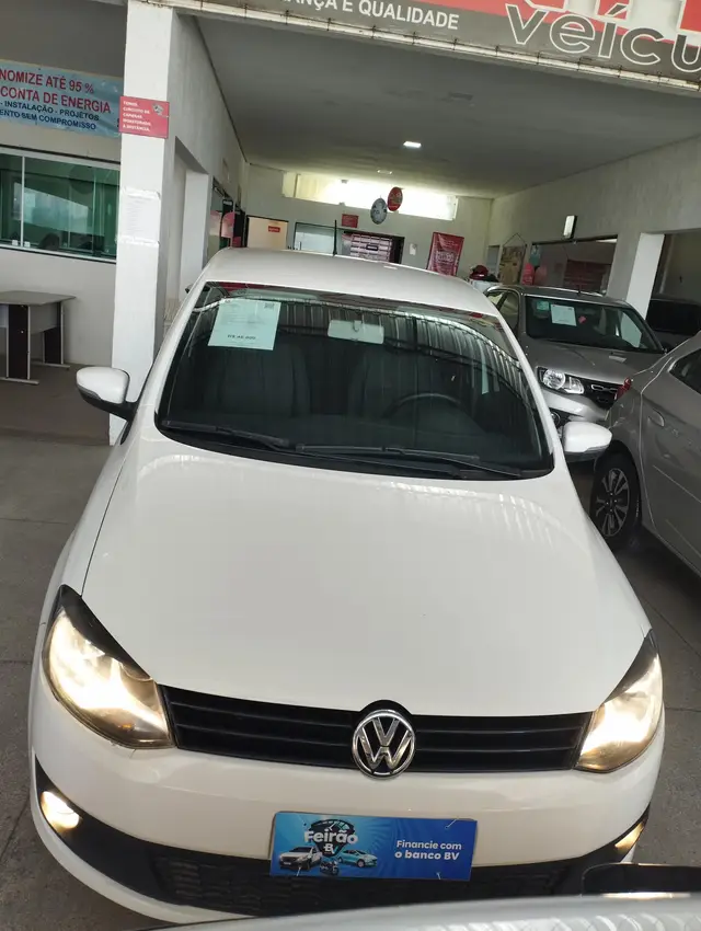 Carro Volkswagen Fox 2014 1.6 VHT (Flex)