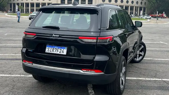 SUV híbrido importado revela próxima atualização na linguagem visual dos SUVs da marca, incluindo os nacionais