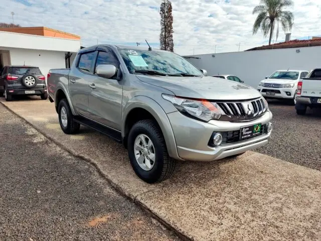 Carro Mitsubishi L200 Triton Sport 2019 Sport 2.4 DID-H GLS 4WD