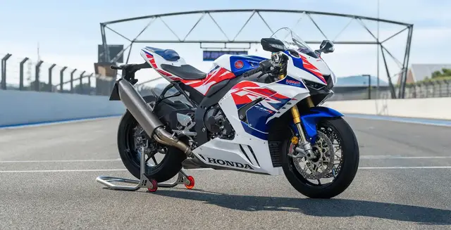 Moto Honda CBR 1000RR-R 2024 Fireblade SP 30th Anniversary Edition