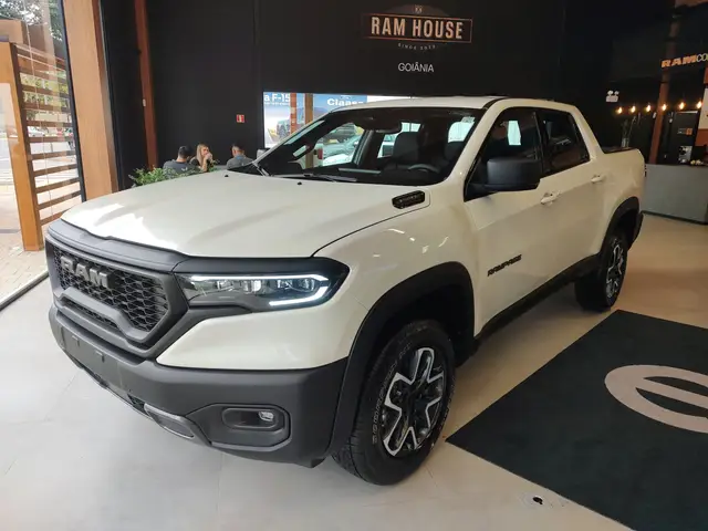 Carro RAM Rampage 2024 Laramie 2.0 Turbo
