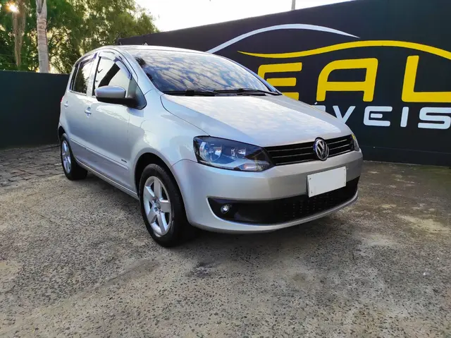 Carro Volkswagen Fox 2011 1.0 8V (Flex) 2p