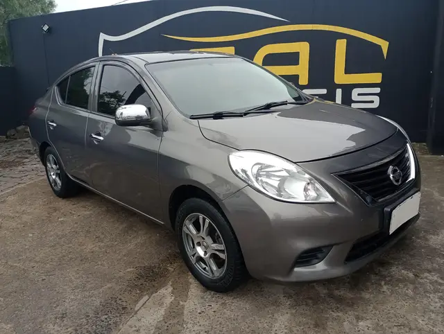 Carro Nissan Versa 2014 1.6 16V S (Flex)