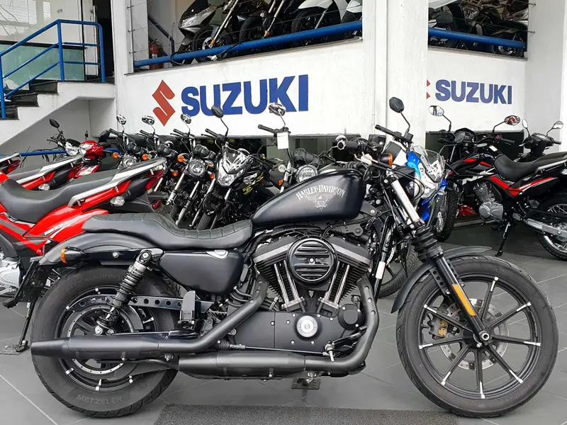 Harley-Davidson Sportster XL 883 XL 883N Iron