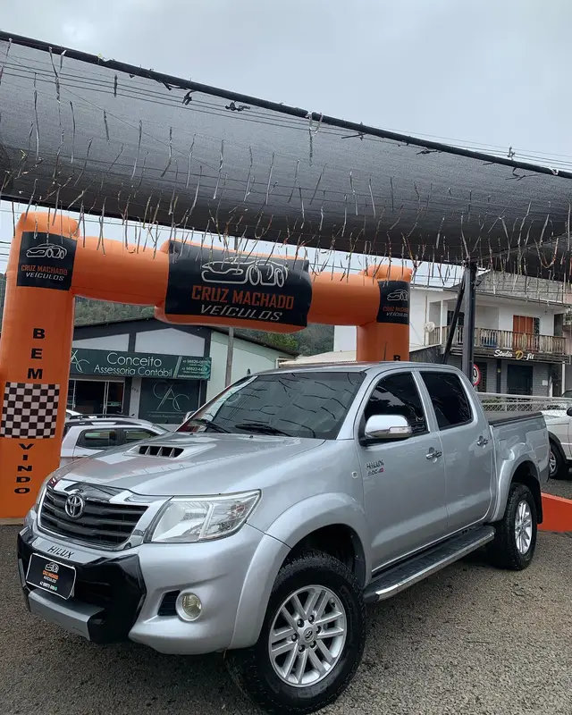 Carro Toyota Hilux Cabine Dupla 2014 Hilux 3.0 TDI 4x4 CD SRV