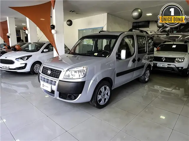 Carro Fiat Doblò 2017 Essence 1.8 5L (Flex)