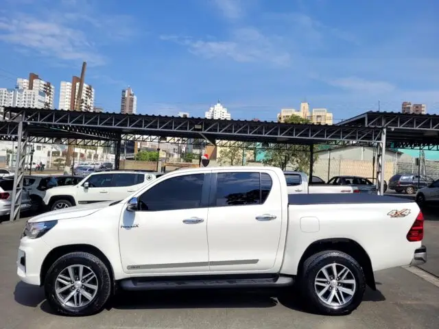 Carro Toyota Hilux Cabine Dupla 2019 Hilux 2.8 TDI SRV CD 4x4 (Aut)