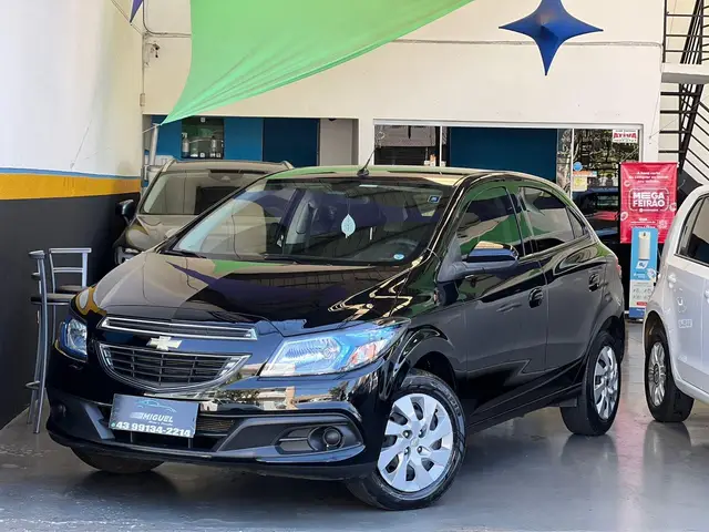 Carro Chevrolet Onix 2015 1.4 LT SPE/4