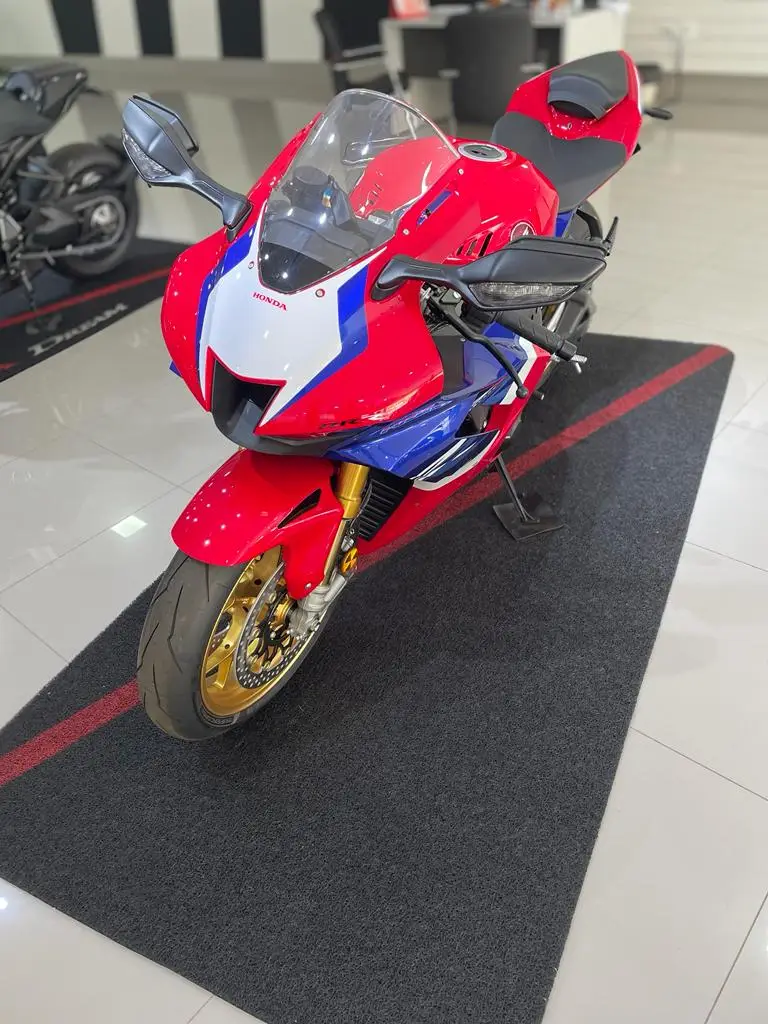 Honda CBR 1000RR-R Fireblade SP