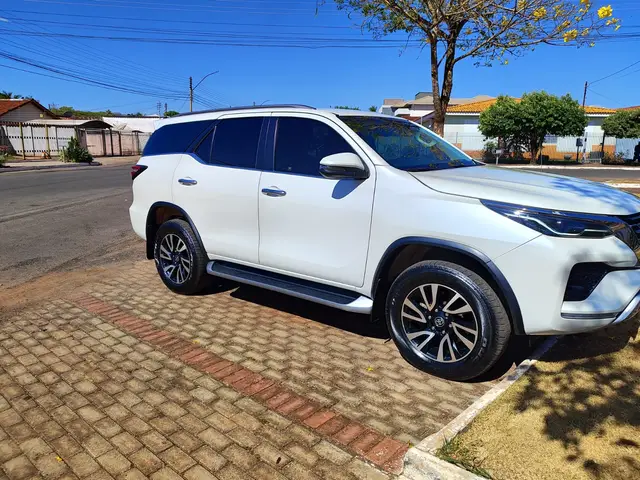 Carro Toyota SW4 2021 SRX 2.8 turbodiesel 7L 4x4 (Aut)