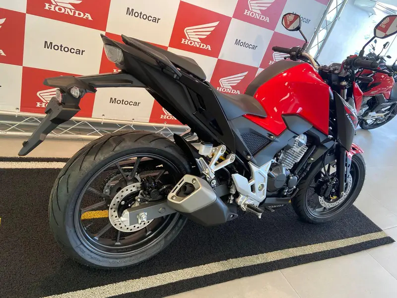 Honda CB 300F Twister (ABS)
