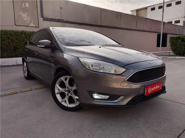 Carro Ford Focus Hatch 2017 SE Plus 2.0 PowerShift
