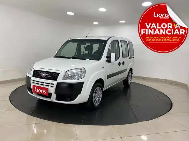 Carro Fiat Doblò 2018 Essence 1.8 5L (Flex)