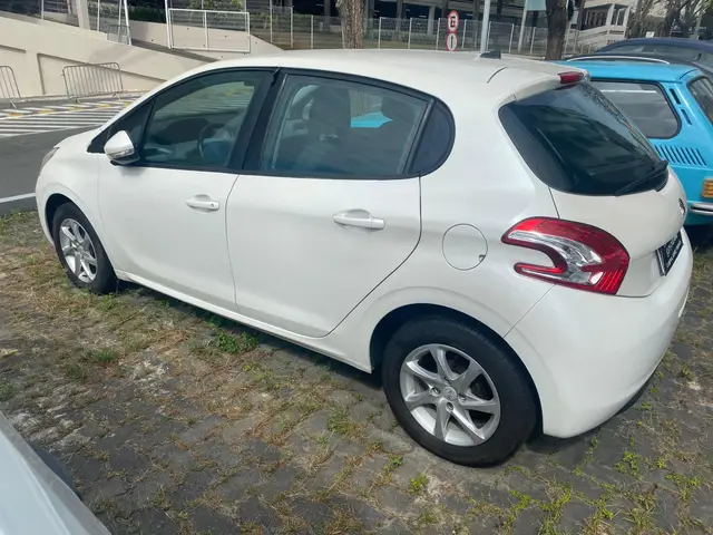 Carro Peugeot 208 2014 Active Pack 1.5 8V (Flex)