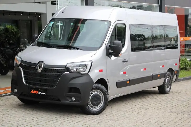 Renault Master Minibus Executive 16L L3H2