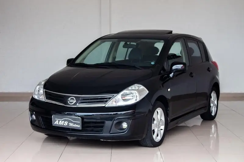 Nissan Tiida SL 1.8 (flex)